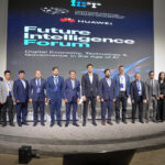 Участники Future Intelligence Forum 2026 на сцене в Ташкенте